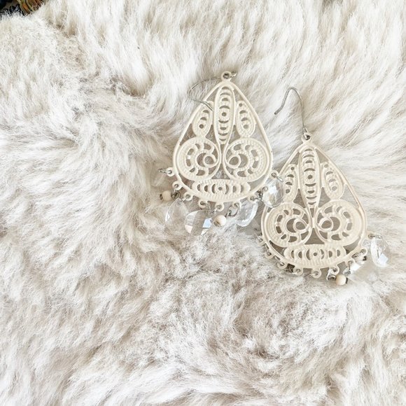 🎈3 for $25🎈5 pcs of Various NEW Jewelry, 3 Necklace and 2 Dangling Earrings - Picture 7 of 7